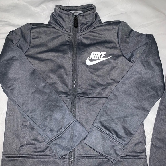 Sold - Picture 3 of 5